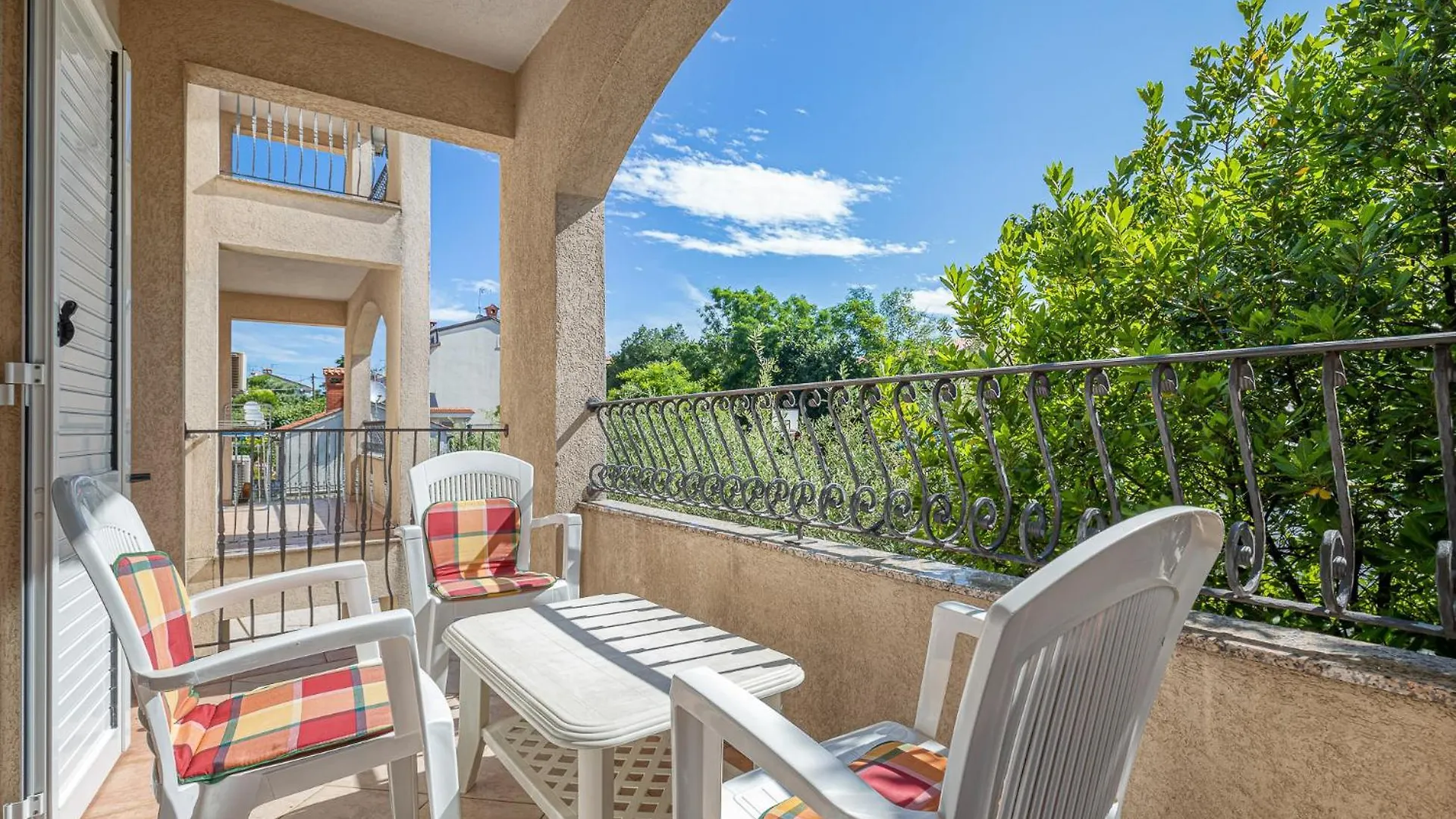 House Laura 200M From The Beach And The Center Apartment Porec