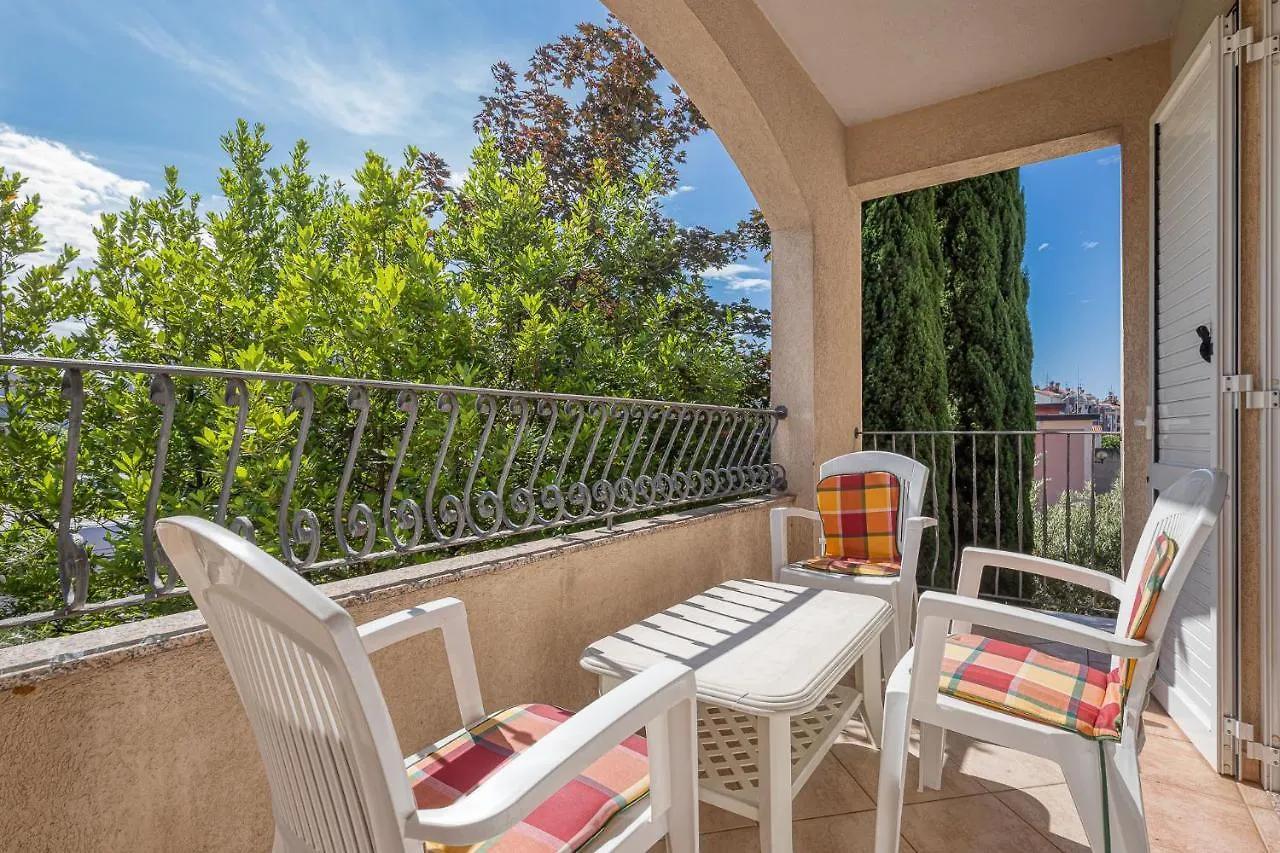 House Laura 200M From The Beach And The Center Apartman Porec
