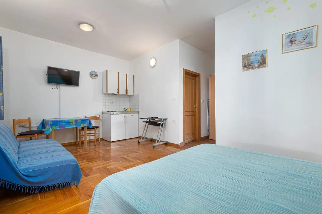 Apartman House Laura 200M From The Beach And The Center Croatia